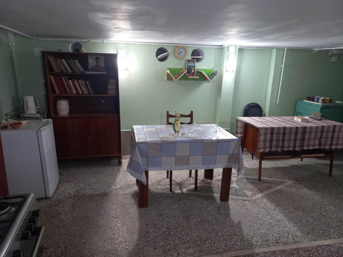Feola Hostel คูทายสิ ภายนอก รูปภาพ