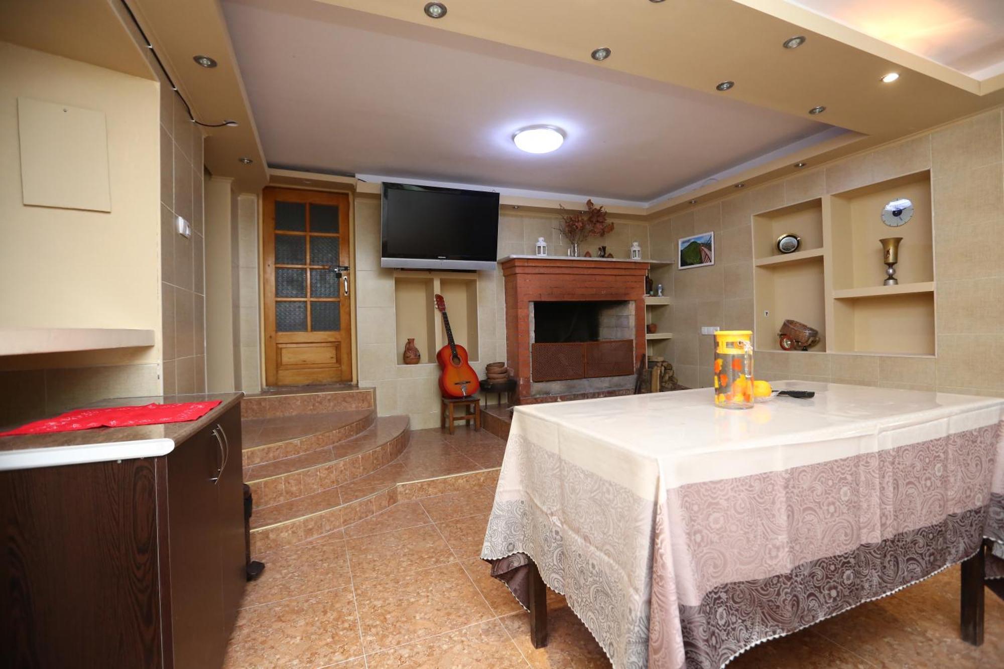 Feola Hostel คูทายสิ ภายนอก รูปภาพ